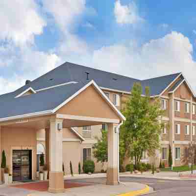 Holiday Inn Express & Suites Beatrice Hotel Exterior