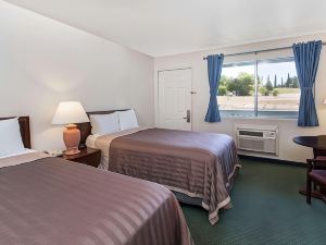 Travelodge by Wyndham Clearlake