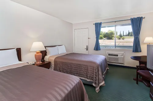 Travelodge by Wyndham Clearlake Hotels in Cobb