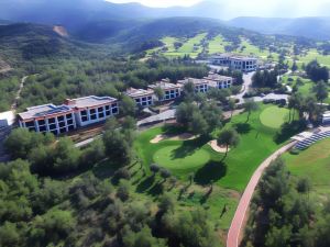 Korineum Golf & Beach Resort