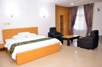 Eden Hotels Ltd فنادق في 