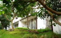 Mutiara Home Villa Hotels in Samarang