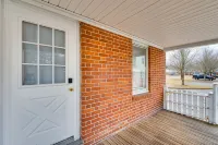 Easthampton Vacation Rental - Walk to Breweries! Hotels in Easthampton
