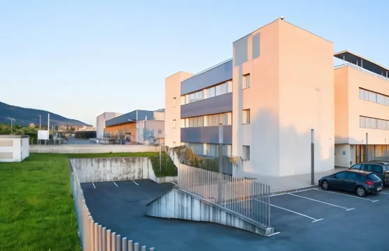 AZZ 潘普洛納諾特酒店