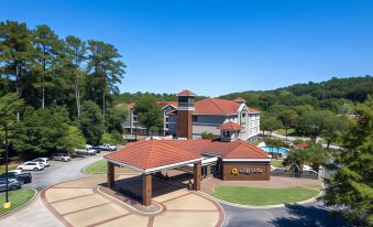 La Quinta Inn & Suites by Wyndham Birmingham Hoover