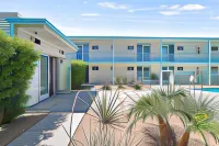 Funky Pool Side Cabana in Dtphx