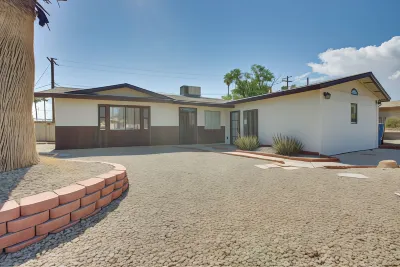 Las Vegas Retreat w/ Yard < 5 Mi to Strip!