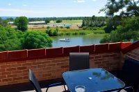 Windsor Terrace Motel Hotels in Richmond
