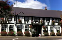 The Saracens Head Hotel Hotels in Ньюорк-он-Трент