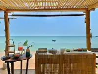 Issara Beach Resort Beachfront Zone Hoteles en Sichon
