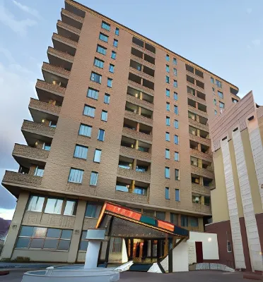 Gostaresh Hotel Hotel in zona پاساژ نقش جهان