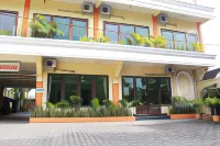 Hotel Ronggolawe - 2-Star