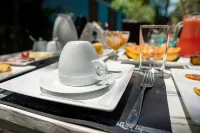 Calypso Inn