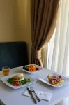 100 Boutique Living - Breakfast