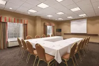 Hampton Inn & Suites Greenfield Hotels in Franklin County