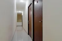 RedDoorz @ Jalan Biak Roxy Jakarta