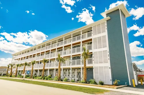 206 Queen Suite, 2nd Floor Low Tide - 2-Star