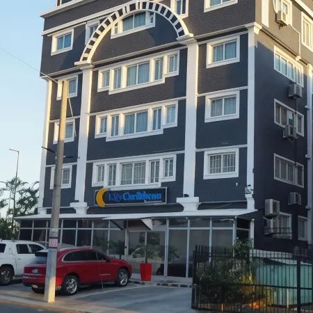 City Caribbean Hotel Boutique Отели рядом с достопримечательностью «Автозаправочный комплекс Expreso Bavaro»