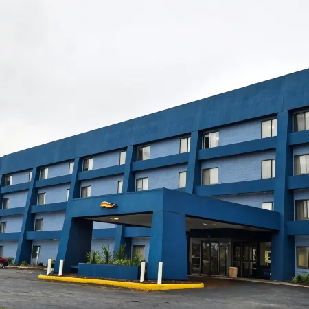 Days Inn by Wyndham Davenport