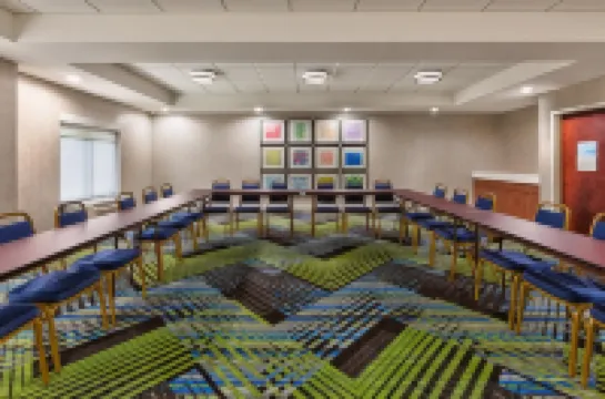 Holiday Inn Express & Suites CHESAPEAKE by IHG