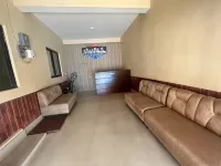 Hotel down to Earth