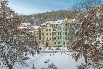 Hotel Astoria Отели рядом с достопримечательностью «Zelenější Zóna Pro Volný Čas Na Měděnci»