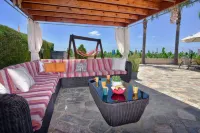Family Villa Short Walk to Coral Bay Strip (5 Min) and Pub, Shops Etc - Bjergudsigt