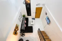 2 Beds Spacious Centrally Located Loft Apartment