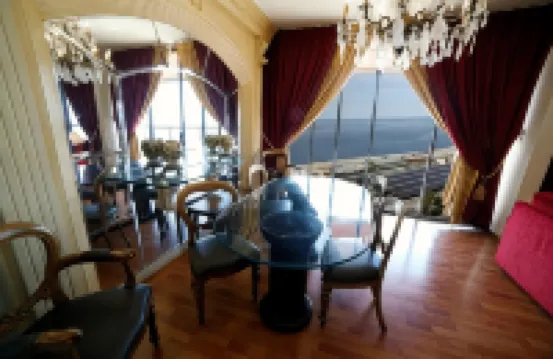 Holiday Home Suites