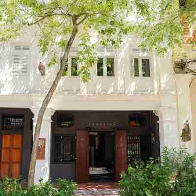 88 Armenian Hotel Exterior