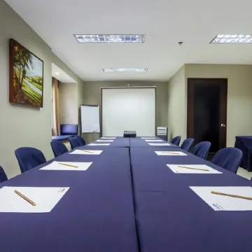 Microtel by Wyndham Eagle Ridge