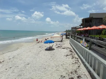 Island Living, Within Walking Distance To Beach Restaurants Shops Parks Marina