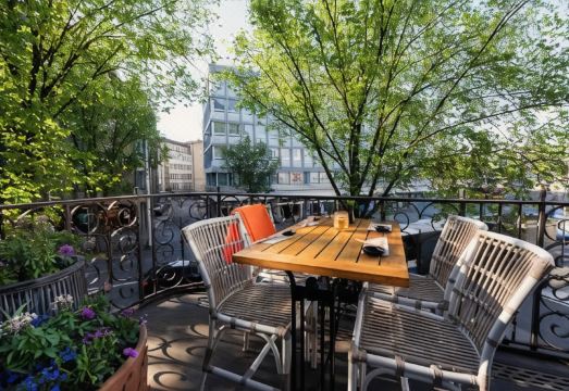 2. 호텔 모노폴 루..