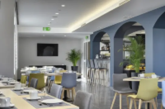 레지던스 로비니&