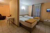 Hôtel la Rocade Hotels in Mazeres