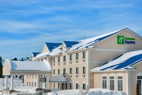 Holiday Inn Express & Suites Cadillac