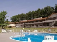 Campus Inn Baraboo Hotels in Baraboo