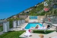 Ancient villa with fantastic sea view and swimming pool just a few minutes from Positano - Villas