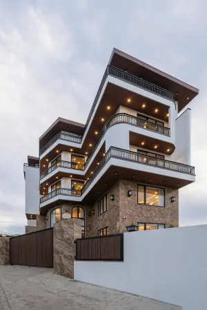 Anteaus Hotel & Apartment Da Lat Отели рядом с достопримечательностью «Озеро Сюан Хуан»