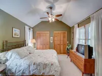 Carson's Run on Cedar Mountain--Cozy retreat with spectacular mountain views.