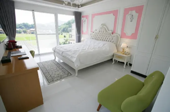 Xianel Vacation Chateau Hotels near Taiya Museum