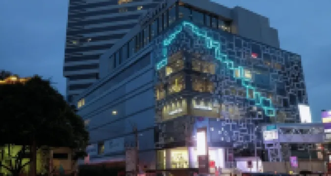 โรงแรมแอทนเรศ