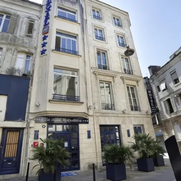Hôtel la Tour Intendance ボルドー市庁舎周辺のホテル