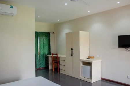 Rainforest Lodge Отели в г. Abura Asebu Kwamankese