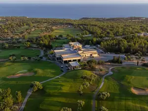 Korineum Golf & Beach Resort