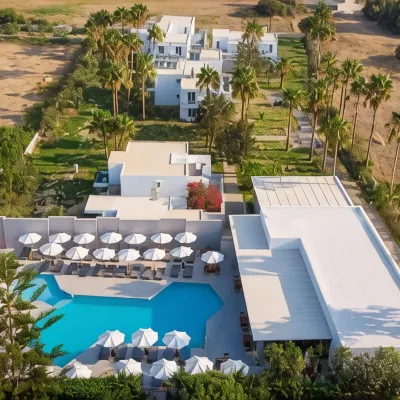 Diamond Boutique Hotel Отели рядом с достопримечательностью «Пляж Ламби»