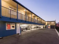 C-Motel Hotels near Mount Pleasant