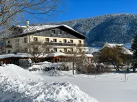Hôtel Restaurant la Buffe فنادق في Villard-de-Lans