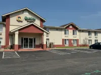 Quality Inn and Suites Middletown-Franklin - parking
