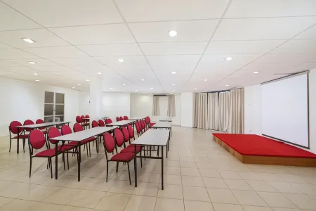 Golden View Serviced Apartments